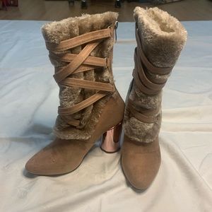 Cape Robin Fur Heeled Boot.
